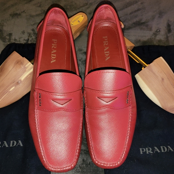 100% Authentic Prada Saffiano Leather Driving Loafers Size 12US Fuoco Red